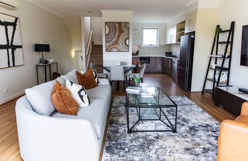 Ringwood Apartment | Harvey | Stylish | Great Location