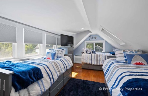 Harwich Port House | Harwich Port Renovated Home with Pool, Pool House, Walk to Village: 134-H