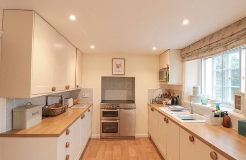 Hovingham Cottage | HARWOOD COTTAGE, family friendly, with open fire in Hovingham