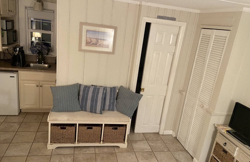 Bass River Cottage | has pool-1/2 mile to beach