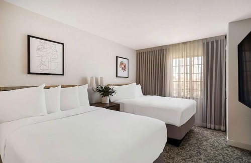 Acres Green House | Hassle-free Stay! w/Outdoor Pool, Free Breakfast, Unit w/Full Kitchen!
