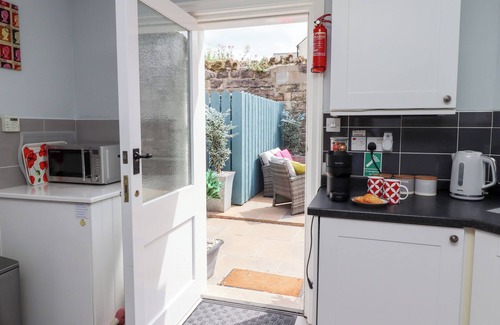 North Sunderland Cottage | HASTING DAIRY, pet friendly, character holiday cottage in Seahouses