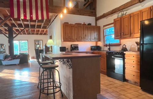 Meredith House | HaSu Haus - Unique Fully Renovated Historic Dairy Barn