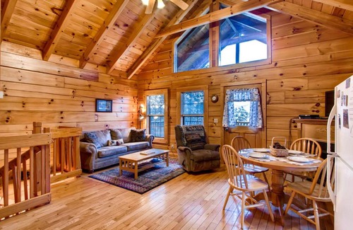 Gatlinburg - Pigeon Forge House | Hatcher's Mountain Cabin
