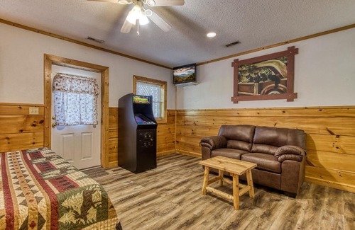 Gatlinburg - Pigeon Forge House | Hatcher's Mountain Cabin