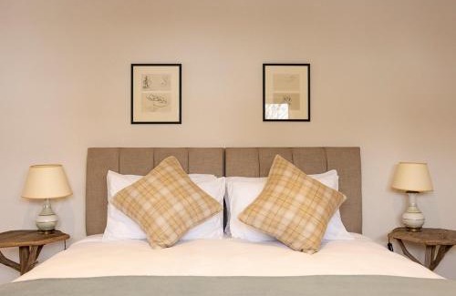 Shefford Woodlands House | Hatchers Barn - Uk42080