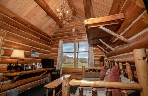Moran Hotel | Hatchet Resort