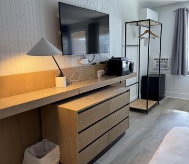 Rockland Hotel | Hatchway Hotel