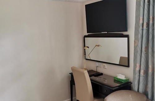 Camberley Bed & Breakfast | Hatsue Guest House