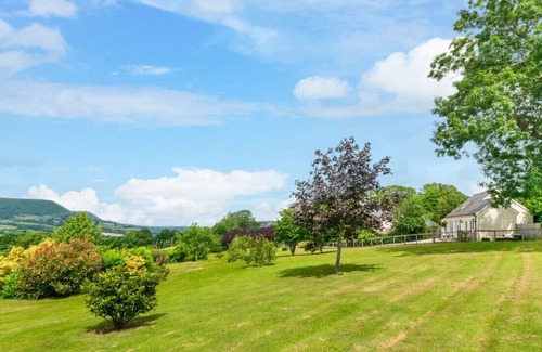 Abergavenny House | Hatterall View - One Bedroom House, Sleeps 2