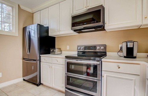 Chapel Hill House | Hatteras-B at the Governor's Club