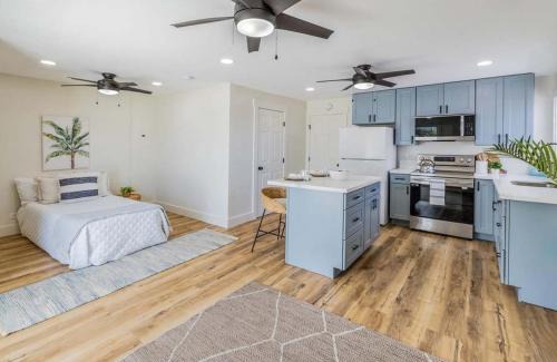 Hauula House | Hau'ula Haven with AC- Walk to Beach & Mountain View Lanai