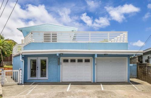 Hauula House | Hau'ula Haven with AC- Walk to Beach & Mountain View Lanai