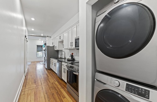 Schnitzelburg Apartment | HAUCK'S NEST in the heart of Germantown!