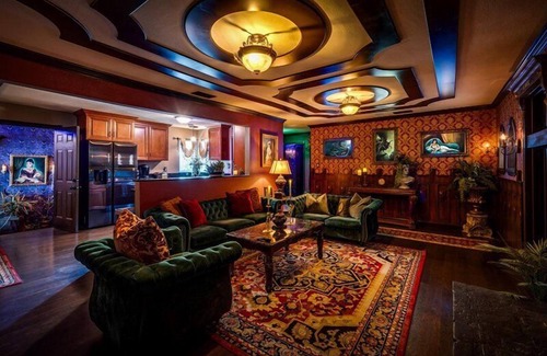 Fullerton House | Haunted Mansion Inspired Retreat, 15 Min to Disney!