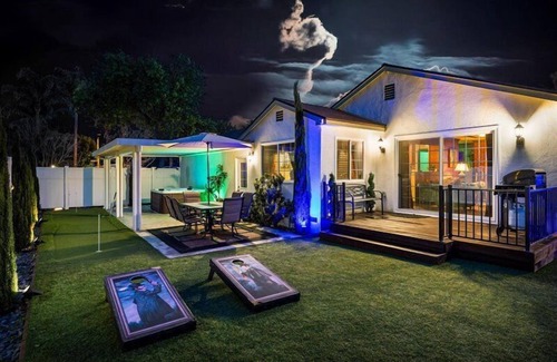 Fullerton House | Haunted Mansion Inspired Retreat, 15 Min to Disney!