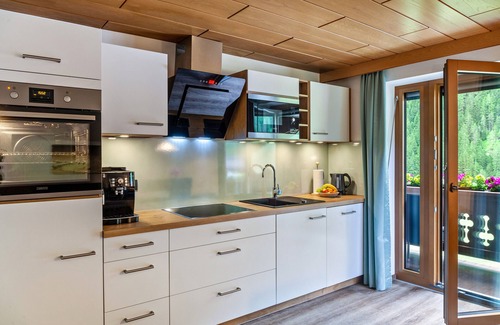 Madseit Apartment | "Haus Alpenheim Apartment 1" with Mountain View, Balcony & Wi-Fi