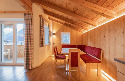 Volderau Apartment | Haus Alpenkönigin - Apartments Stubaital