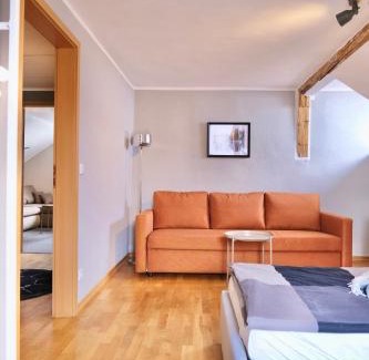Herresbach Apartment | Haus am Nürburgring I Innenhof I Küche I Garten I Stellplatz I 10 Personen