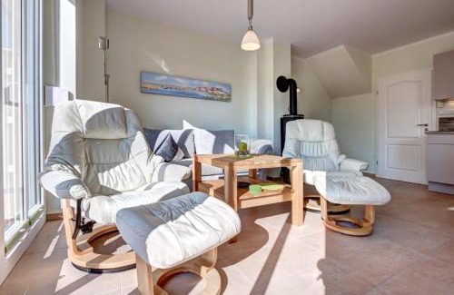 Korswandt Apartment | Haus am Wolgastsee - 04