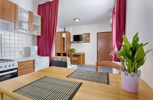 Korana Apartment | Haus Anna in Rastovača - Plitvicer Seen/Haus Anna in Rastovača - Appartement für 2 Personen