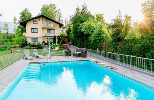 Finkenstein am Faaker See House | Haus am Wald * Apartment with pool * Lawn * Child-friendly * Beach *