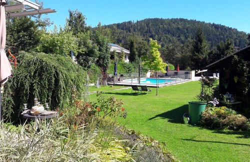 Finkenstein am Faaker See House | Haus am Wald * Apartment with pool * Lawn * Child-friendly * Beach *