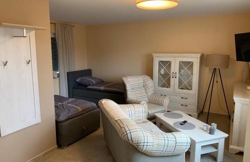 Geestgottberg Apartment | Haus Benz für 8 Personen - 4 Zimmer m. Dusche Vollausstattung 1km v. Wittenberge Baustelle A14 Parkplätze Grill Gemeinschaftsküche
