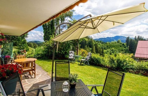 Oy-Mittelberg Apartment | Haus Bergblick - One-storey apartment with a south-facing terrace