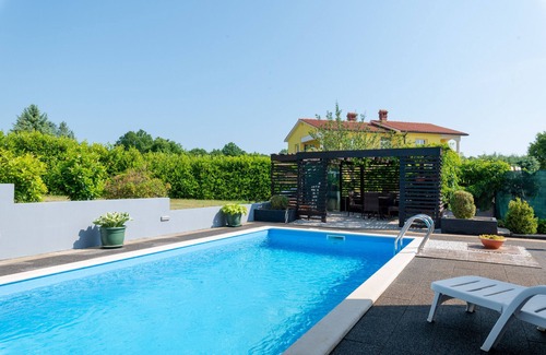 Labin Ski Chalet | Haus D&E mit privatem Pool