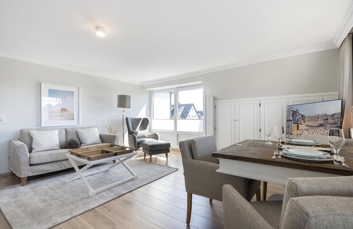 Wenningstedt-Braderup Apartment | Haus Weissenburg Whg. OG West - Beautiful 2-room vacation apartment close to the beach with