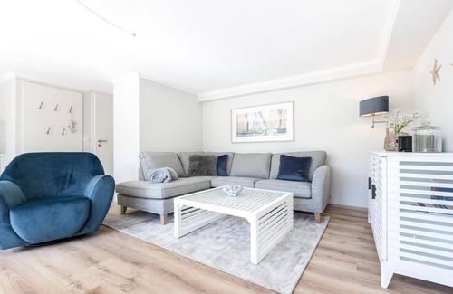 Wenningstedt-Braderup Apartment | Haus Weissenburg Whg. garden west - Top modern 2-room apartment near the beach