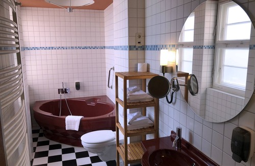 Probstzella-Lehesten-Marktgolitz Hotel | Haus des Volkes - Das Bauhaushotel