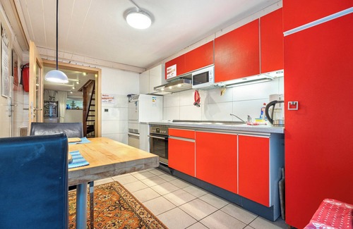 Region Hannover District Apartment | Haus Erna am Deister Apartment with sauna, garden and hut, e-car charging station