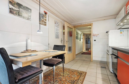 Region Hannover District Apartment | Haus Erna am Deister Apartment with sauna, garden and hut, e-car charging station