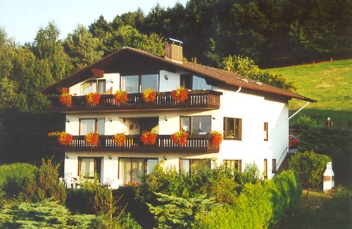 Bad Konig Apartment | Haus Fernblick * Bad König, quiet location, nature, thermal bath, spa, WLAN, LCD TV