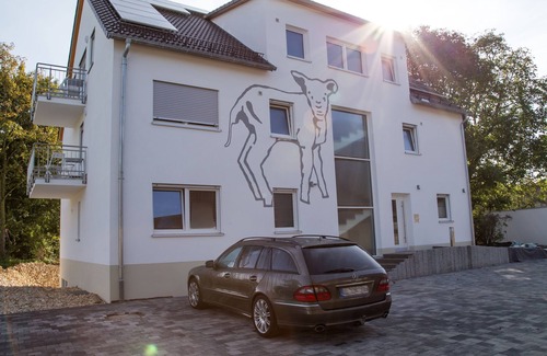 Asch Apartment | Haus im Garten Nr. 6, 2 Schlafzimmer für max. 5 Personen