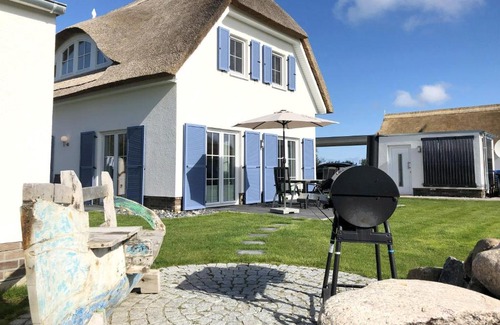 Trent House | Haus in idyllischer Lage mit Sauna, Terrasse und Garten - Villa Morgensünn