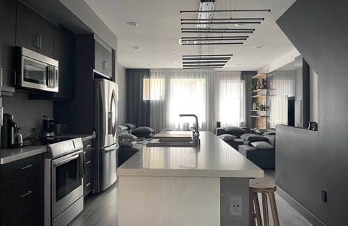 Prescott House | haus - Industrial Chic Oakland Townhome