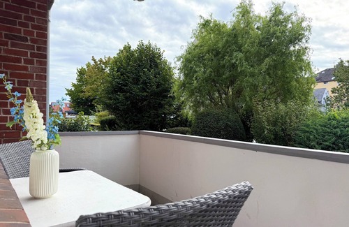 Doese Apartment | Haus Jenina - Directly on the dyke, modern vacation apartment for up to 6 people