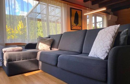 Erzgrube House | Haus Löwe - Komplettes Ferienhaus am Badesee