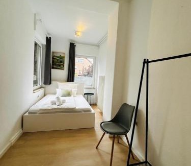 Ibbenbueren Apartment | Haus Rasink I Monteure I Teams I 160m2 I 5 Z I Terrasse I P I 2 WC I Küche I Smart TV