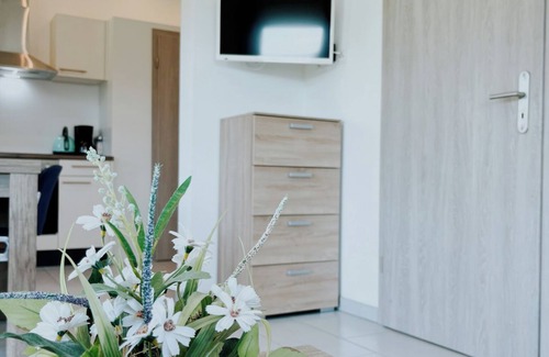 Lahnstein auf der Hohe House | Haus Rheinblick - A house surrounded by greenery.