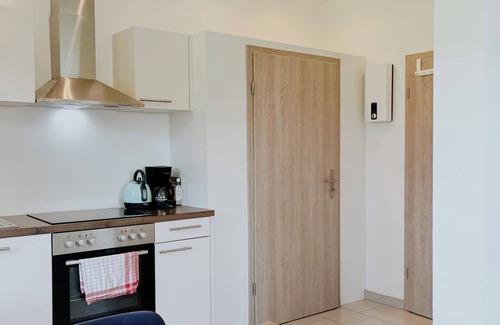 Lahnstein auf der Hohe House | Haus Rheinblick - A house surrounded by greenery.