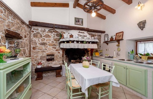 Rabac Villa | Haus Salakova a lovely vintage stone house