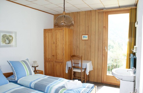 Kiental Bed & Breakfast | Haus Schonegg BnB Swiss Alpine Paradise