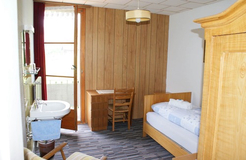 Kiental Bed & Breakfast | Haus Schonegg BnB Swiss Alpine Paradise