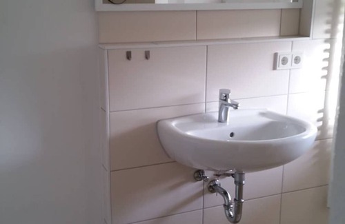 Sassnitz House | Haus Sonne - Holiday house for up to 10 people, quiet, close to the beach, children up to 14 free