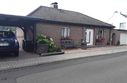 Momlingen Apartment | Haus Sonnenblick
