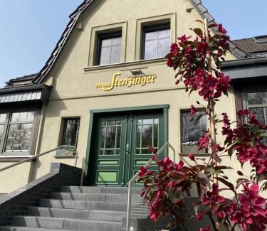 Burg-Dorf House | Haus Stenzinger